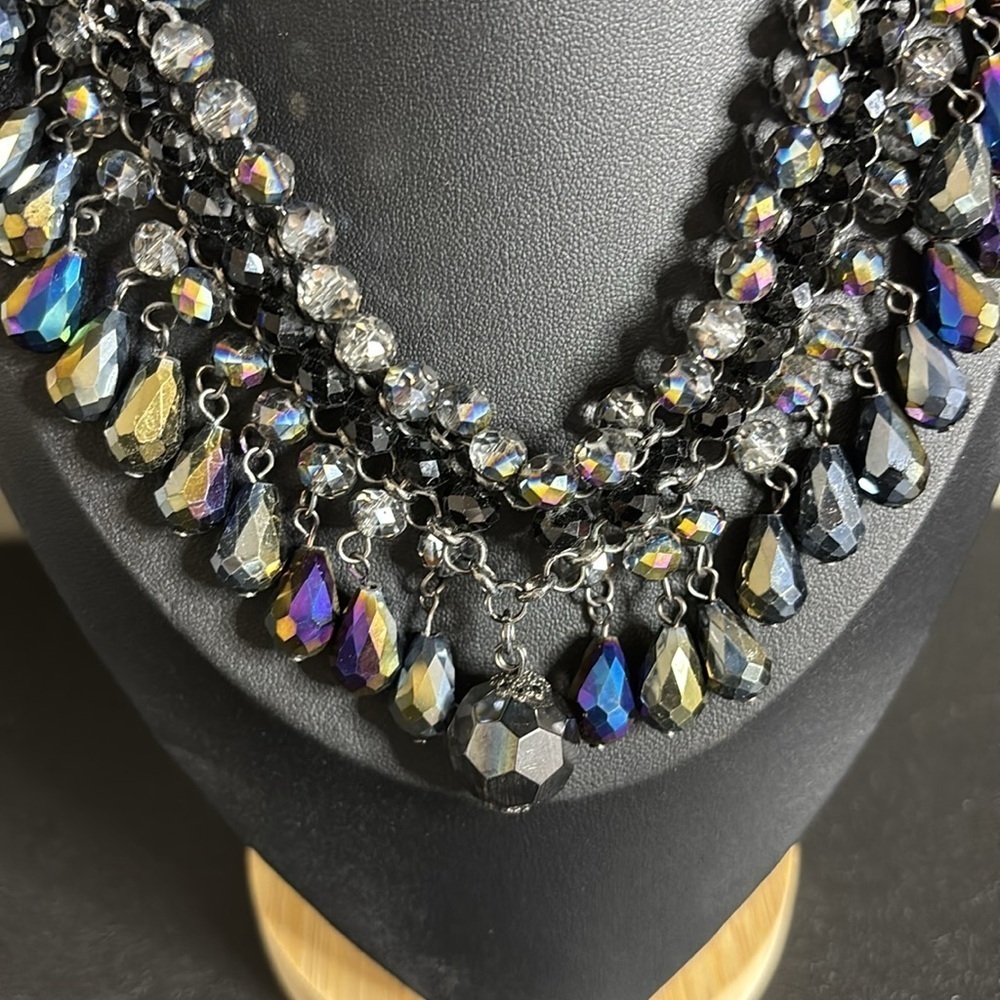 Chico’s Statement Bob AB Aurora Borealis Gunmetal Necklace​ - Picture 2 of 7